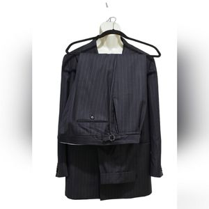 SUITSUPPLY BLACK STRIPED SLIM SUIT